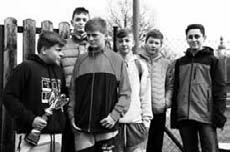 dubna se konala v hospodě Na Křenovce beseda s paní učitelkou Hanou Elgrovou. Sál byl zcela zaplněn. Paní učitelka vydala dva díly knihy «Anny». 14.