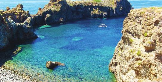 CAPO VATICANO A TROPEA poldenný výlet strmé útesy nad tyrkysovo modrým morom, krásne zátoky, svetlá a farby - najromantickejšia vyhliadka Kalábrie, panoráma na Liparské ostrovy a Sicíliu.