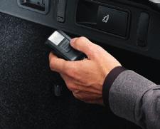 ELEKTRICKY OVLÁDANÉ PIATE DVERE Otvárajú a zatvárajú sa jediným stlačením tlačidla na diaľkovom ovládači,