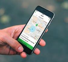 PRIEHRADKA PHONE BOX Táto praktická priehradka na telefón, nachádzajúca sa pred radiacou pákou, zosilňuje signál pre vaše mobilné zariadenie.
