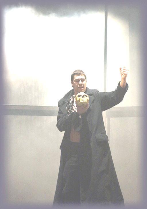 HAMLET William Shakespeare Překlad: Úprava: Režie, choreografie, výběr