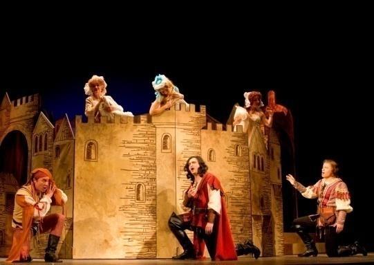 Mário Sedlár Daniel Wariš Tato opereta s dobrý koncem má dva dějové plány, ve kterých Boccaccio autor Dekameronu je jednak pronásledován všemi muži Florencie