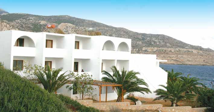 Rodinná atmosféra Výborná kuchyně Oblíbené Rezervujte včas Krinos Hotel Polopenze KARPATHOS LEFKOS Rodinný hotel stojí na útesu nad mořem.
