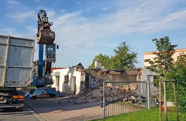 Obecní domek v Pohránově se dočkal nové fasády, jejíž barevnost je dle započaté tradice bílo-oranžová, stejně jako ostatní obecní budovy.