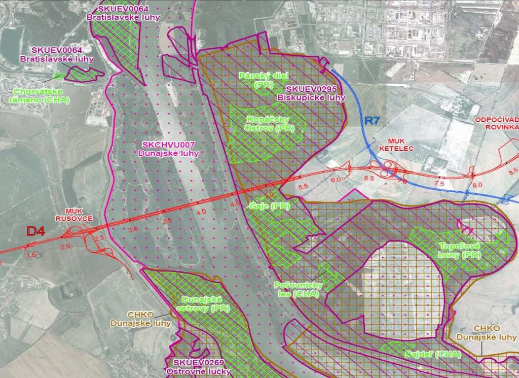 Ako environmentálne najprijateľnejšie riešenie študovaných variantov bol vyhodnotený variant E s prepojením na variant C, pretože: Nevyžaduje žiadny výrub lesa na pravom brehu Dunaja, nezasahuje do