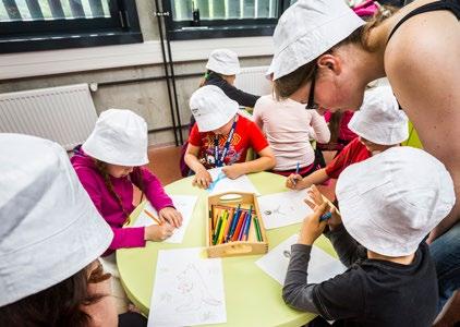 Mateřské školy 7 mateřské školy Dobrodružná výprava* není jen cestování prstem po mapě. Děti objeví a pojmenují jednotlivé kontinenty a poznají zvířata, která na nich žijí.