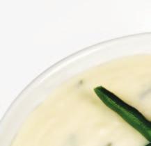 Z hotové polévky vyjmeme koření, zamícháme Nutridrink, zakysanou smetanu a prohřejeme (nevaříme).