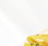 MAKARÓNY SE SÝREM A SLANINOU Uvařené těstoviny přelijeme sýrovou omáčkou (viz recept