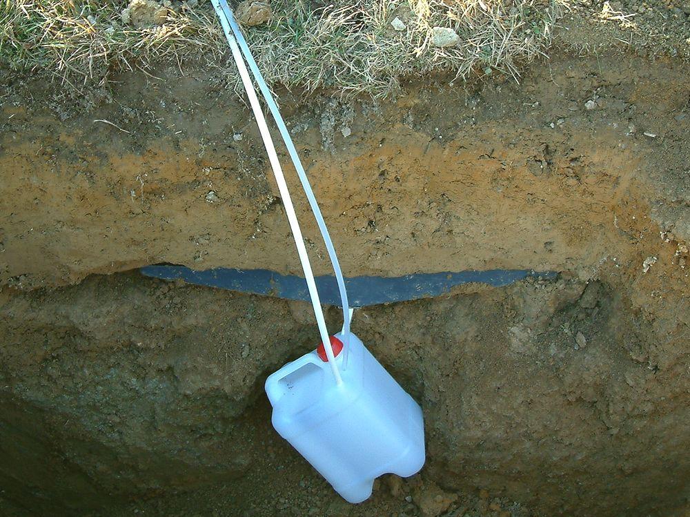 Průsak živin do podzemních vod Velich (1987): - N trvalý travní porost 2-5 kg/ha -1 intenzivní trávník 5-15 kg/ha -1 orná půda 50-80 kg/ha