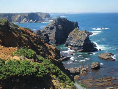 z procházky Lisabonem pláž Praia da Rocha PORTUGALSKO - grand tour letecký zájezd s okruhem celou zemí: - hory, památky, pobřeží, Lisabon - V současnosti poněkud přehlížený kout Evropy, kdysi však