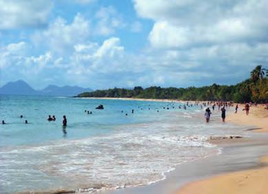 z výstupu na Terre de Haute, Guadeloupe pláž Chastanet, St. Lucia Prolínají se tu vlivy z různých koutů světa, ostrovy měnily často majitele a až v 19. století skoncovaly s otroctvím.