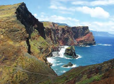z vycházky na Ponta Sao Lourenco z túry z Pico Arieiro na Pico Ruivo (1861m) poloostrov Ponta Sao Lourenco z túry na Pico Grande M A D E I R A kvetoucí ostrov uprostřed Atlantiku Ostrov květin,