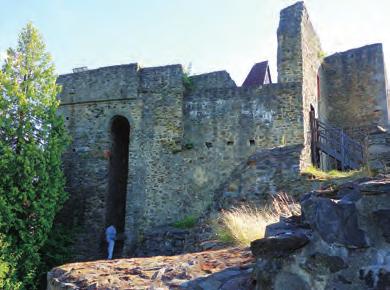 Vybrali jsme dvě úžasné historické dominanty: rozlehlou zříceninu hradu Rabí a zajímavý hrad v Klenové.