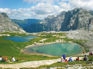 (sleva 300 Kč, záloha 3000 Kč) 7 200 Kč V ceně: jízdné, 3x hotel s polopenzí, pobytová taxa, průvodce - severní a centrální Dolomity - Zájezd Dolomity VII se částečně zabývá atraktivní oblastí