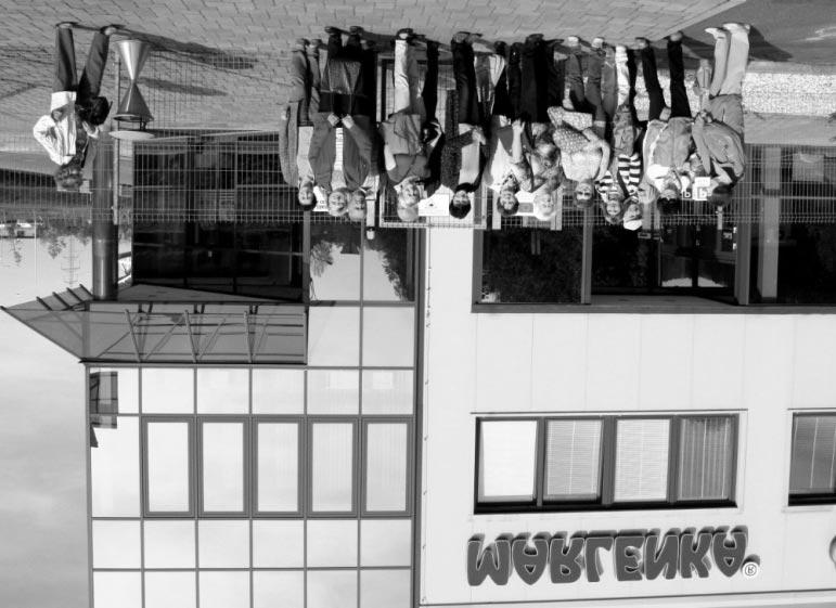 Kam po ukonèení školní docházky? Možná, že se mnohým zdá tahle otázka pøedèasná. Vždy nový školní rok sotva zaèal a zkoušky na støední školy jsou ještì v nedohlednu.