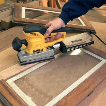 Brusné papíry 1/2 LISTU 115 X 280 mm Pro všechny brusné a dokončovací úkony při práci se dřevem, lakovanými povrchy a plniči.