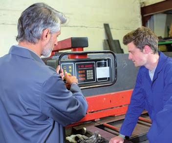 Téma týdne 5 hlavně proto, že střední školy jsou již teď vybaveny technikou pro společnou část maturitní zkoušky, kterou více než čtyři tisícovky základních škol nemají.