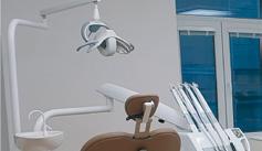 do ordinací Vysvětlivky ke značení svítidel DentaSun Ekonomická varianta svítidlo je určeno pouze pro zářivky jedné watáže. VYP šňůrkový vypínač zatažením za šňůrku lze zhasnout 4 zářivky ze 6.