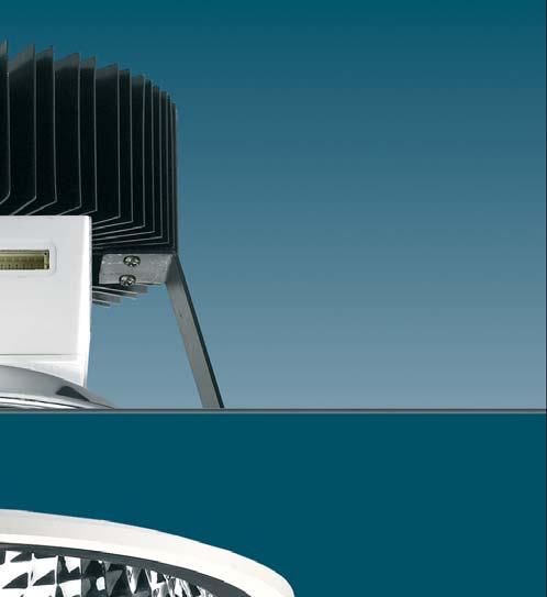 hours LED-Downlight 230V mit passivem Kühlsystem, das beim Betrieb Geräuschlosigkeit gewährleistet Druckgussrahmen, mit weißer Farbe pulverlackiert Anodisierter polierter Reflektor aus hoch