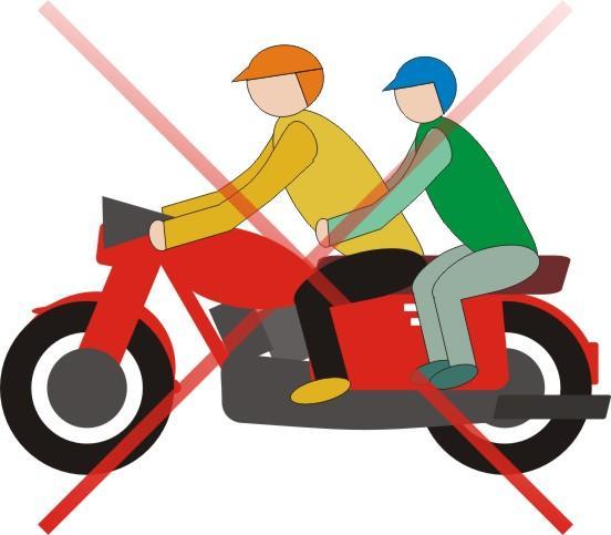 (7) Boční sezení na motocyklu je zakázáno.