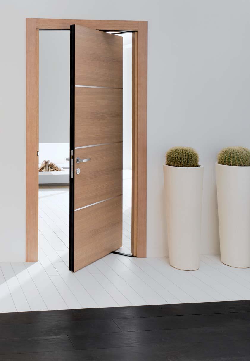 Speciální řešení pro malé a těsné interiéry nabízí jedinečný inovativní způsob oboustranného otevírání dveří (dovnitř i ven), přičemž otevřené