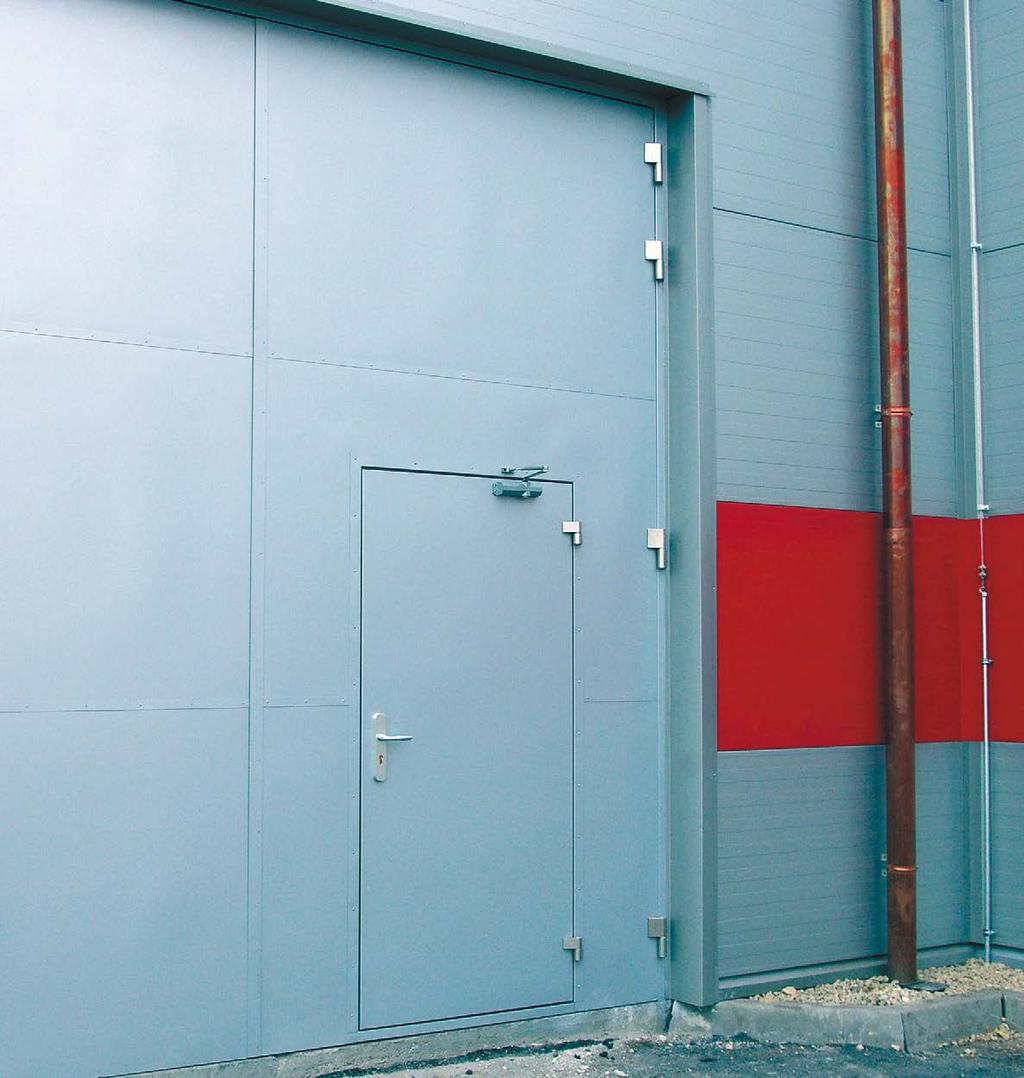 Jednokřídlové a dvoukřídlové ocelové otočné požární dveře určené pro osazení do speciální požární ocelové zárubně nebo ocelové rámové zárubně.