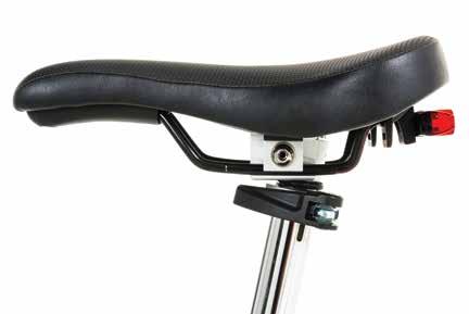 BROOKS B17 SPECIAL Toto tradiční kožené sedlo je ozdobeno ručně tepanými nýty z mědi a zaručuje mnoho let pohodlné jízdy na kole.