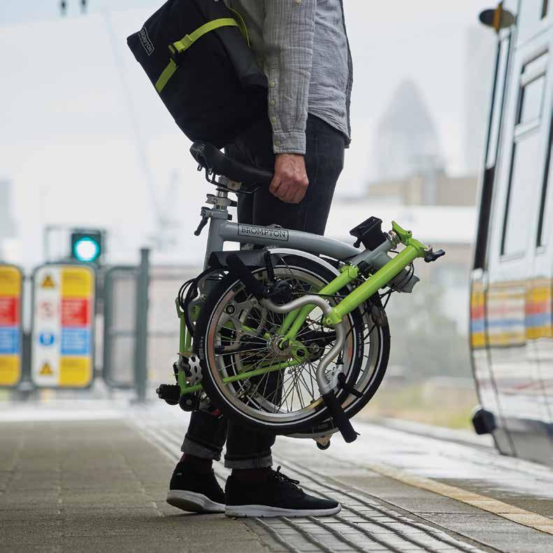 MADE for cities Made for trains Vyrobeno pro všechny lidi na světě, kteří dojíždějí vlakem nebo metrem M3L v šedé a limetkově zelené barvě Řídítka