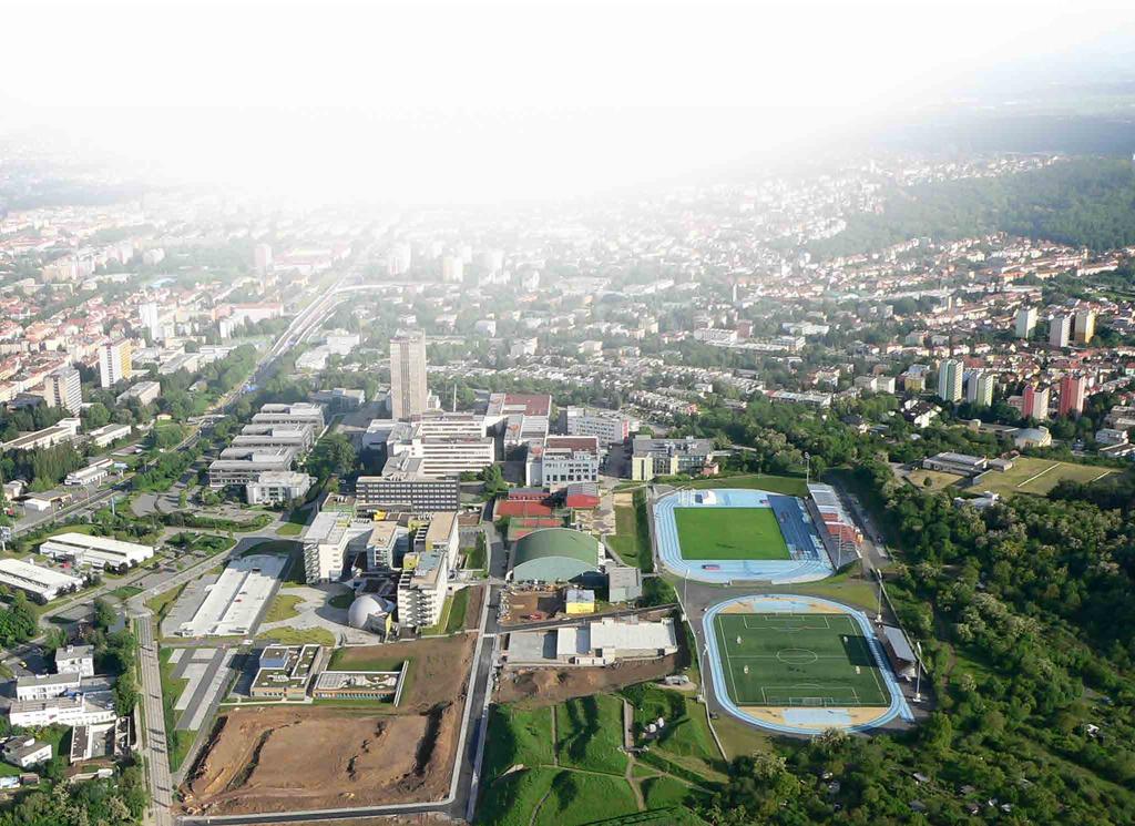 Sport na VUT Co dělat, když si chceš po dlouhých přednáškách protáhnout tělo a přijít na jiné myšlenky? Od toho je tu CESA (Centrum sportovních aktivit).