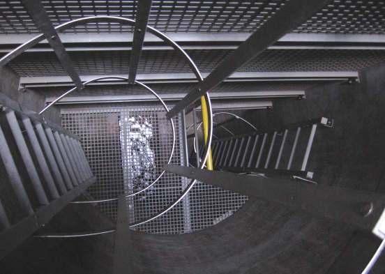 HLAVNÍ VÝHODY bezpečnos (proiskluzová úprava příčlí) nízká hmonos, jednoduchá monáž vysoká živonos, bezúdržbový maeriál elekrická nevodivos hygienická nezávadnos KONSTRUKCE 4500 300 300 300 300 300