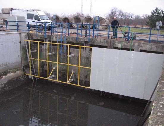 Mříže na horské vpusi se skládají z kompoziního obvodového rámu L profilu a liého kompoziního rou výky 60 mm. Mříže na horské vpusi dodáváme pro řídy zaížení B 125 a C 250.