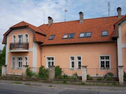 53. K Vystrkovu 560/1, na pozemku parc.č.3315 o výměře 226 m² v k.ú. Modřany celkový obestavěný prostor 1.
