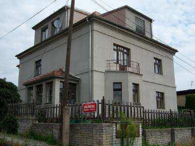 přímotopy, topení na pevná paliva 54. Emlerova 851/6, na pozemku parc.č.1144 o výměře 190 m² v k.ú.