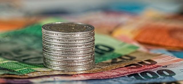 Podmínky pro nabytí statutu kvalifikovaného investora: Minimální objem investice musí převýšit 1 000 000 v součtu a u fondů s domicilem na Maltě (Český fond půdy, Accolade) platí v
