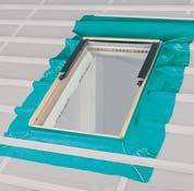 MONTÁŽNÍ DOPLŇKY Montážní doplňky FAKRO zajišťují rychlé a snadné spojení okna s plochou střechy. Použití originálních montážních doplňků zaručuje bezproblémové a bezpečné užívání střešních oken.