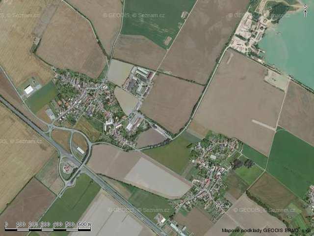 Unčovice - leží v Olomouckém kraji, na severu střední Moravy. Oblast je tvořena nivou Moravy. Dominuje 3. dubovo bukový vegetační stupeň (Culek, 1996).