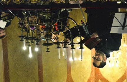 Pravidelné veèerní komentované prohlídky v Jeruzalémské synagoze s krátkým hudebním vystoupením varhaníka Václava Petera se konaly vždy poslední ètvrtek v letních mìsících 26. kvìtna, 30. èervna, 28.