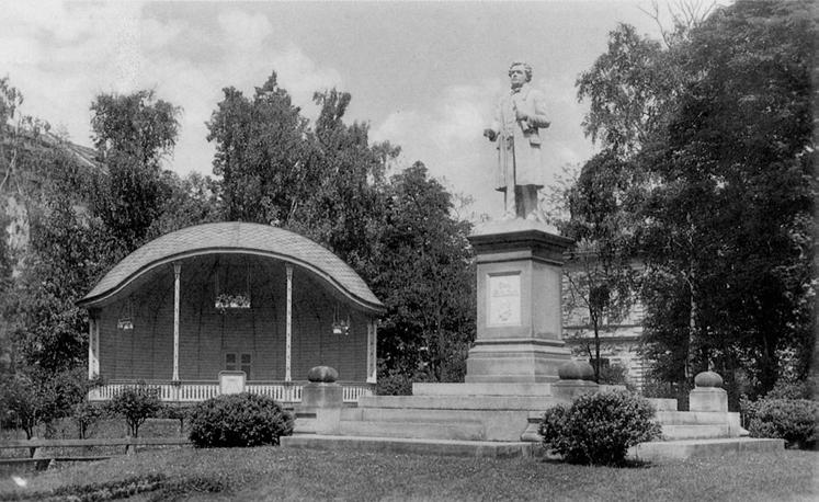 Hudební život na Krnovsku Gerda Frank Otto Franke Rudolf Franke, řídící učitel varhaník Editha Krause klavíristka varhaník klavírista a zpěvačka a klavíristka Thea (Theresia) Rudolf-Honsig zpěvačka