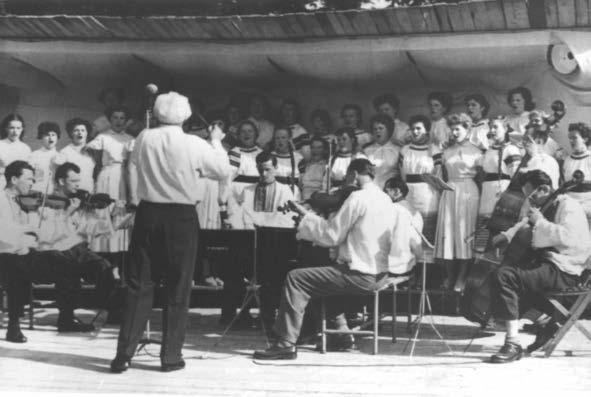L é t a 1 9 5 3-1 9 6 4 tu asi také měl vliv. Mezi žákyněmi přirozeně zájem nebyl a tak jsem to vydržel jen do půli února, pak jsem to vzdal.