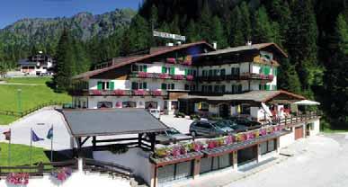 400 m HB HOTEL MAJONI poloha: Cortina d Ampezzo, centrum - 0 m, Hotel Miramonti - 1 km, lanovka Faloria - 400 m vybavenost a služby: recepce / menší lobby, restaurace vyhrazená pro hotelové hosty,