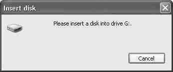 Poté, co je paměťové kartě přiřazen název svazku, zobrazí se tento název vedle ikony vyměnitelného disku. 2 Ujistěte se, že se ikona vyměnitelného disku nachází v okně [My Computer] (Tento počítač).