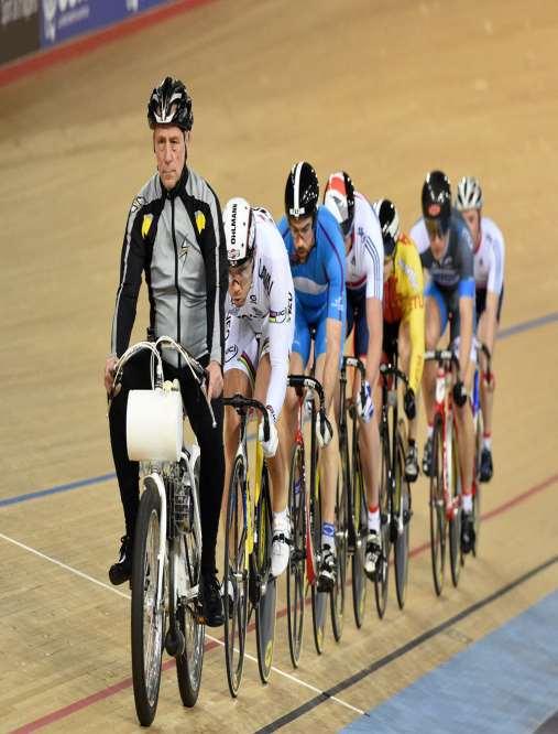 2.2 Sprinterské disciplíny Samotná disciplína sprint je více oblíbená než ta vytrvalostní. Je rychlejší, zajímavější i pro diváka atraktivnější. Keirin.