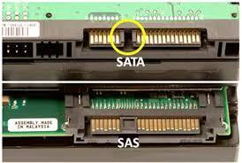 Oproti paralelnímu SCSI rozhraní nabízí vyšší přenosovou rychlost, podporu technologie hot swap a je odolnější proti selhání řadiče. SAS podporuje teoretické přenosové rychlosti 1.