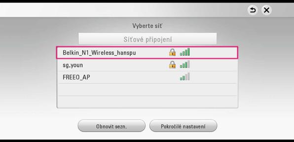 Bezdrátová komunikace Certifikované servery DLNA Příprava Před nastavením bezdrátového připojení je třeba: -- připojit širokopásmový internet k bezdrátové domácí síti.