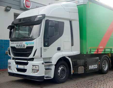 Jan Snášel, SANTA-TRANS Společnost SANTA-TRANS začala provozovat vozidla s pohonem na CNG v roce 2014, kdy do svého autoparku začlenila sedm tahačů Iveco Stralis s pohonem na plyn.