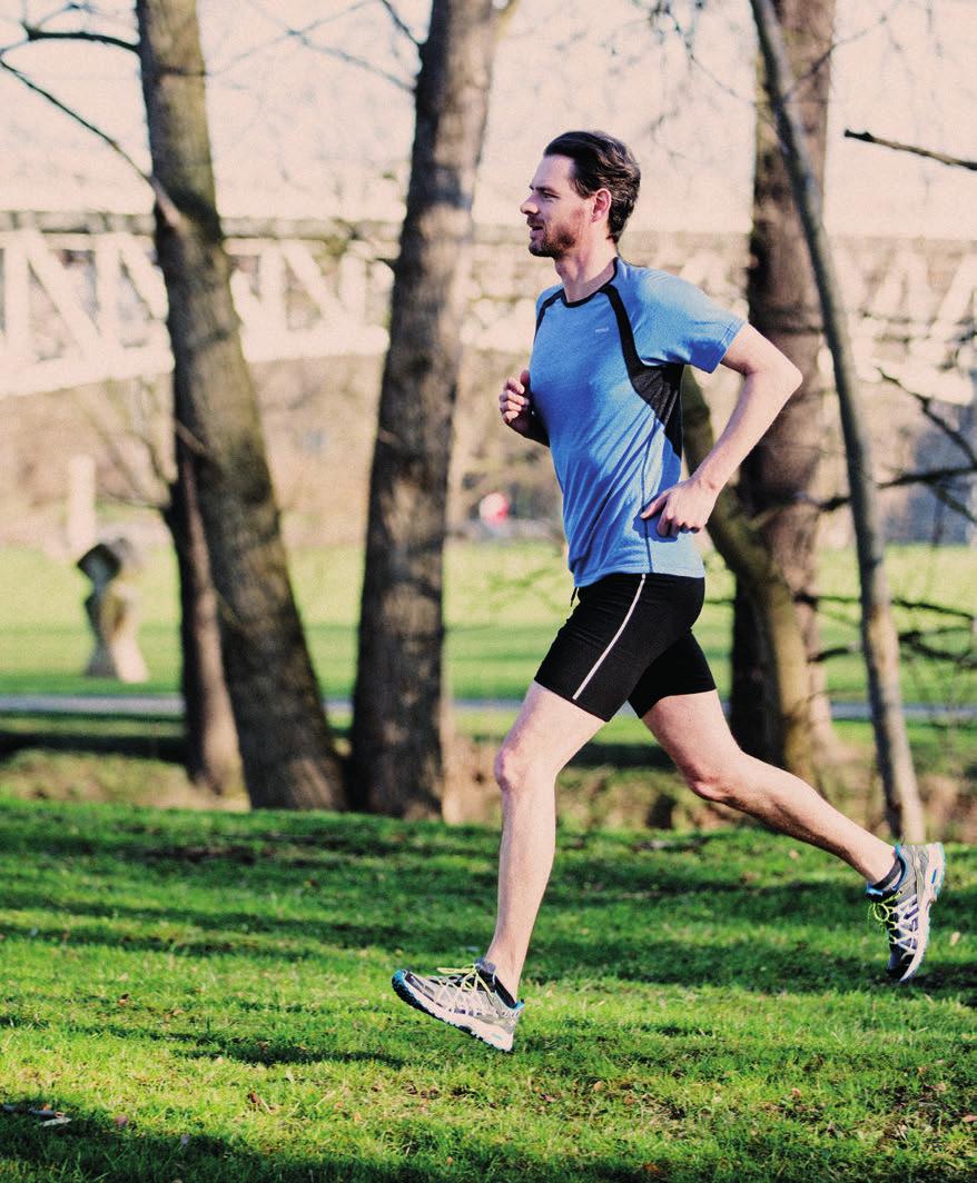 DEVOLD RUNNING DEVOLD RUNNING Letní kolekce Devold pro běh je vytvořena tak, aby udržela tělo v chladu a suchu po celou dobu tréninku.