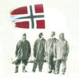 1911 Roald Amundsen a jeho posádka používá vlněné oblečení během expedice na Jižní pól.