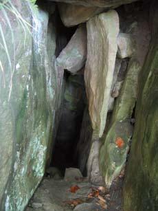 Nejhlubší Jeskyně Kněhyňská propast hloubka 57,5 metrů. Valouny štěrku v řekách to jsou ty kilometry hornin, které z Beskyd odnesla voda.
