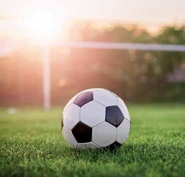 FOTBAL NA STARTU NOVÉ SEZÓNY OPĚT S PROSTĚJOVSKÝM VEČERNÍKEM Stranu připravil: Petr Kozák. Text a foto: Zdeněk Vysloužil. fotbal 27 BUDE SE VÍCE SLAVIT NEBO SMUTNIT?
