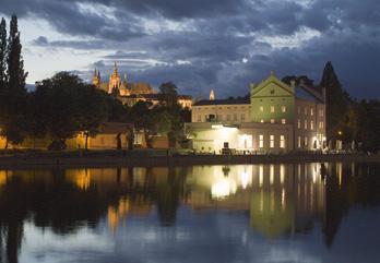 MUZEA l 118 00 Praha 1, U Sovových mlýnů 503/2 l tel. 257 286 147, fax 257 286 113 l info@museumkampa.